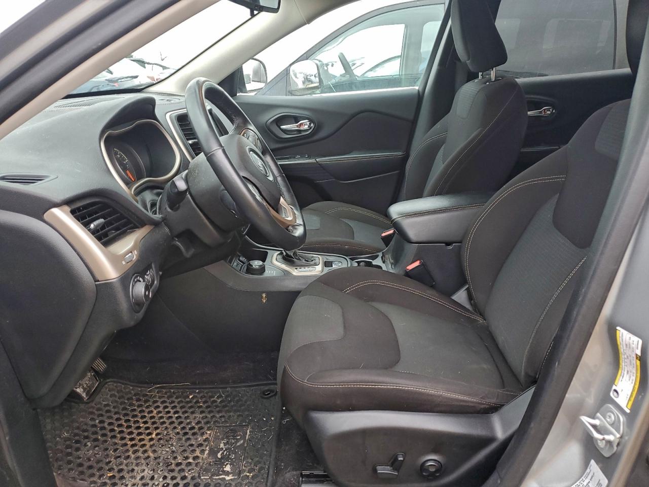 2016 JEEP CHEROKEE LATITUDE photo 7