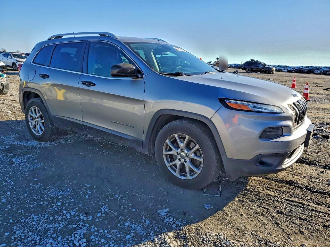 2016 JEEP CHEROKEE LATITUDE photo 4