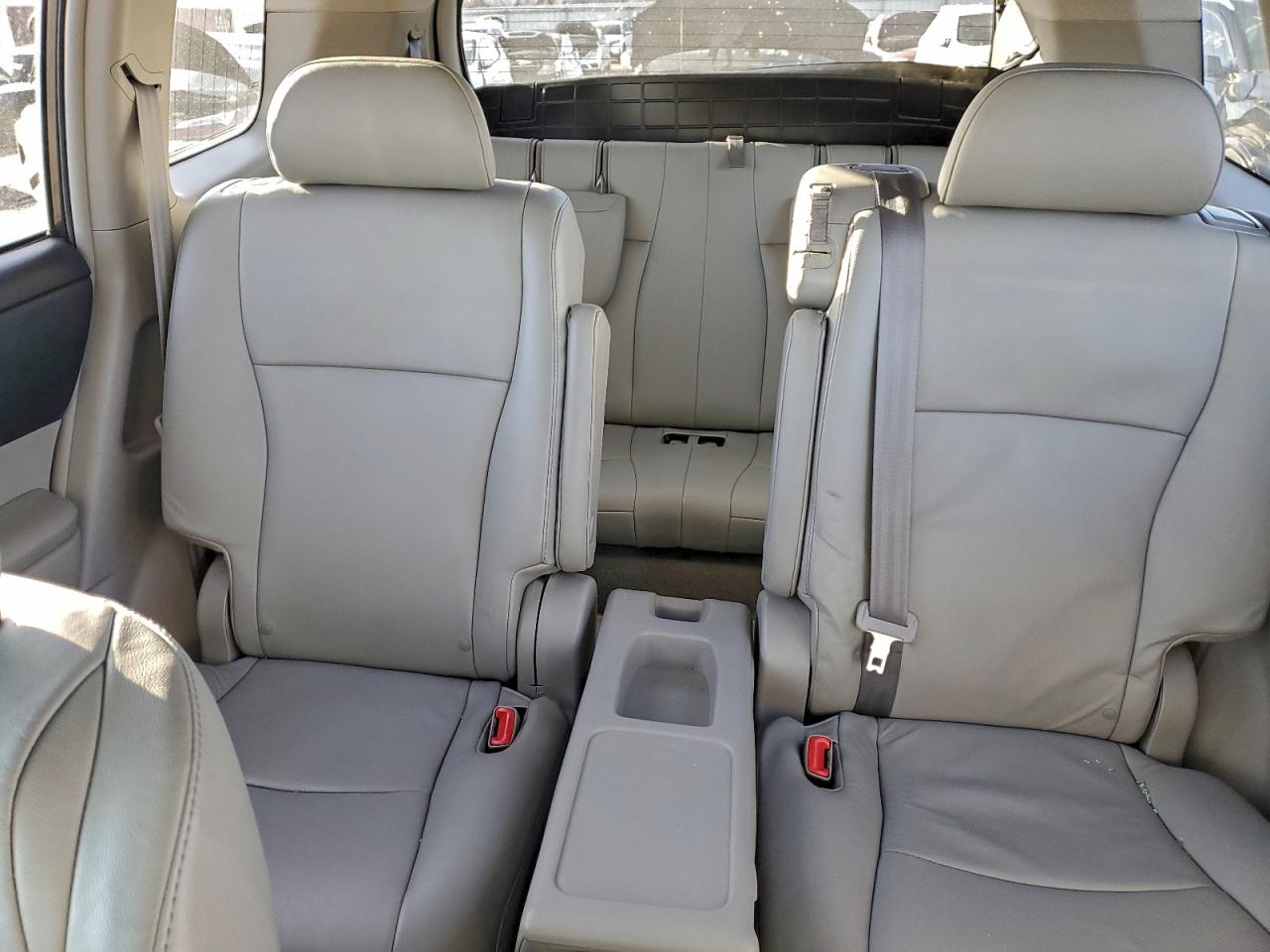 2010 TOYOTA HIGHLANDER LIMITED photo 10