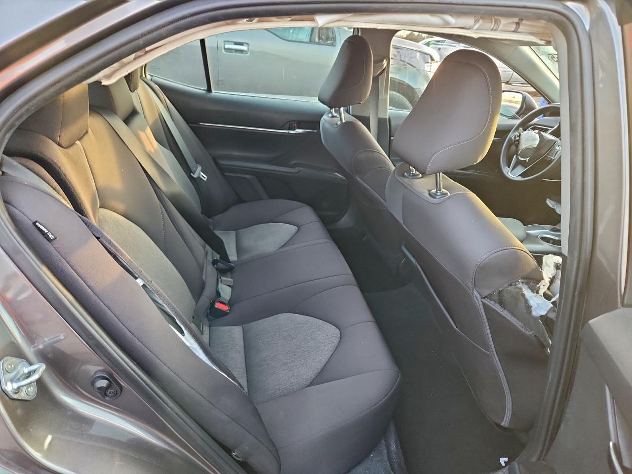 2021 TOYOTA CAMRY LE photo 10