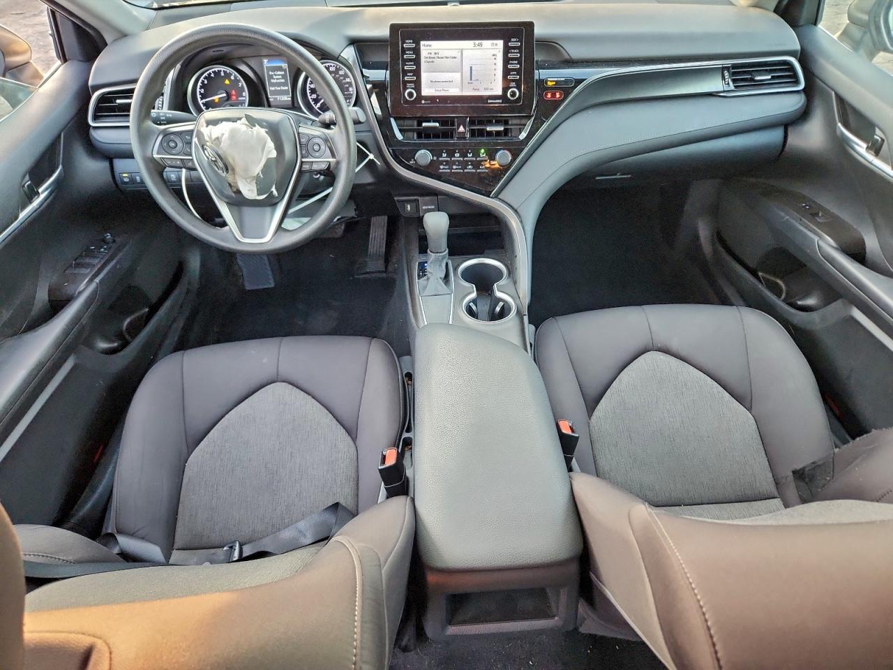 2021 TOYOTA CAMRY LE photo 8