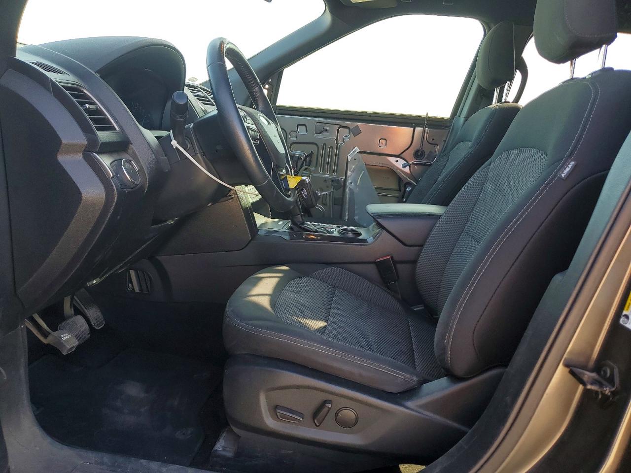 2019 FORD EXPLORER XLT photo 7