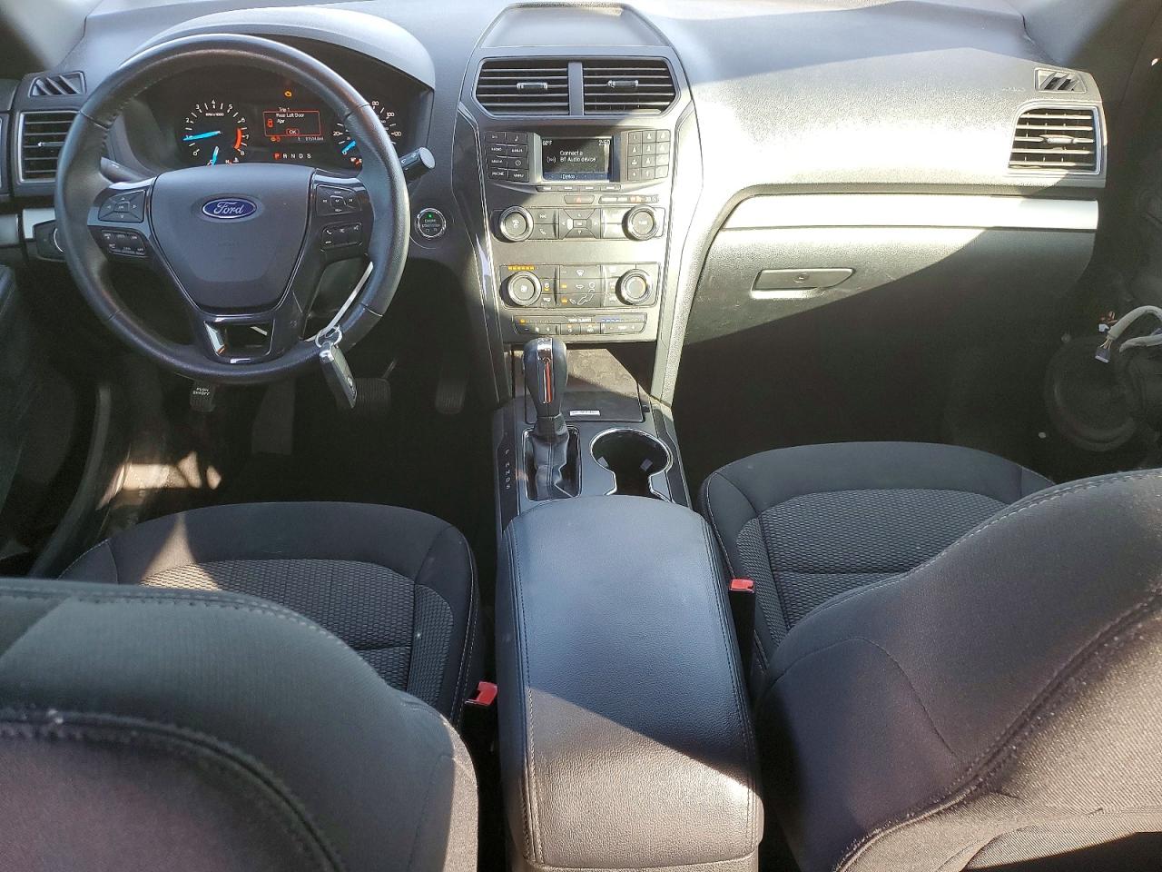 2019 FORD EXPLORER XLT photo 8