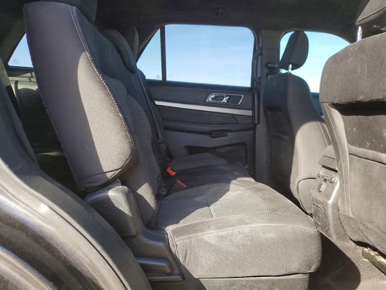 2019 FORD EXPLORER XLT photo 11