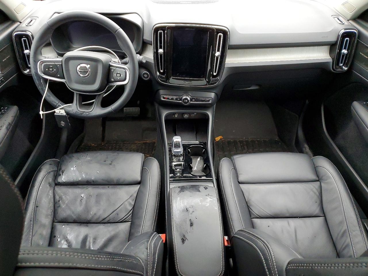 2023 VOLVO XC40 ULTIMATE photo 8