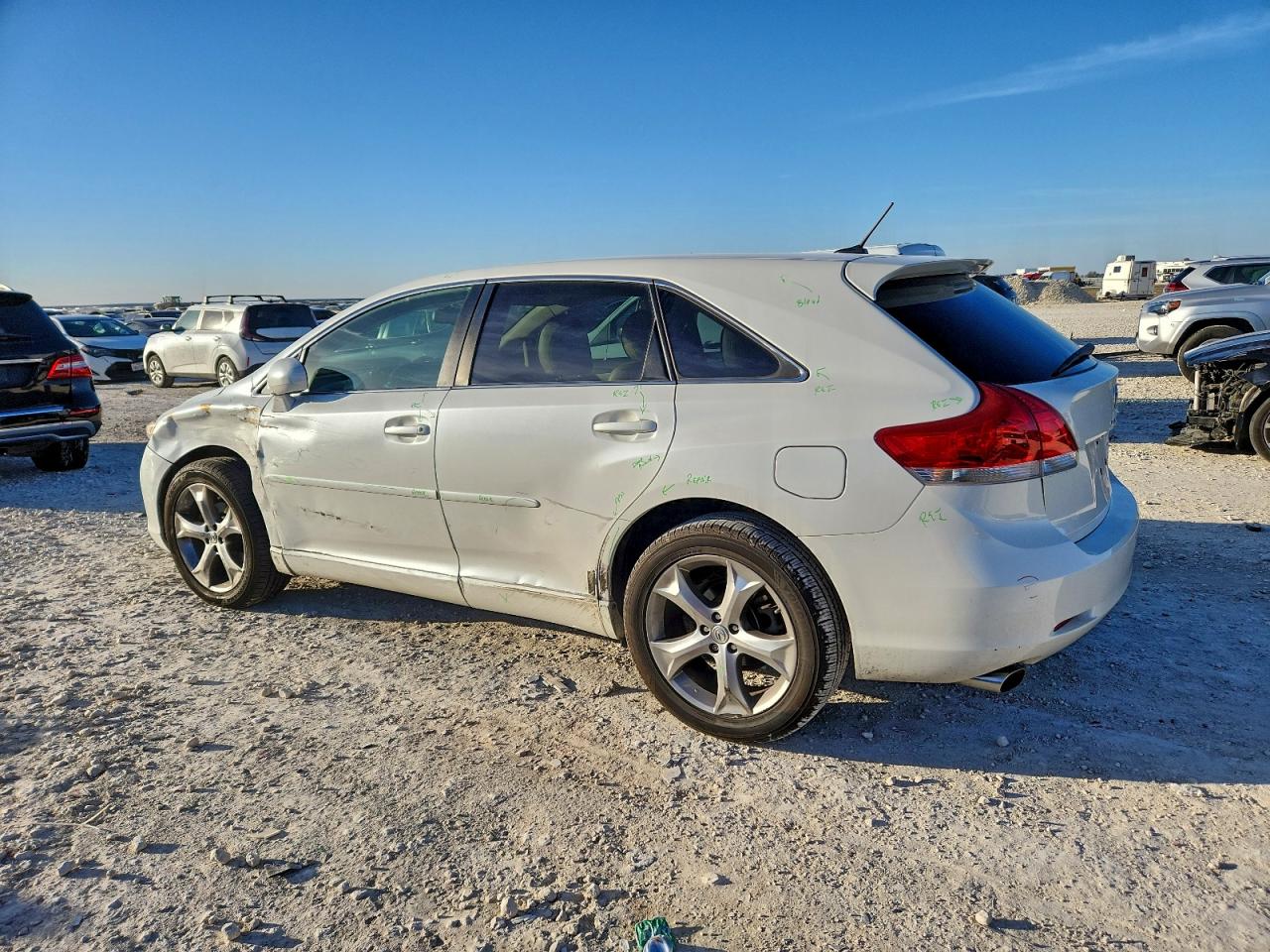 2009 TOYOTA VENZA photo 3