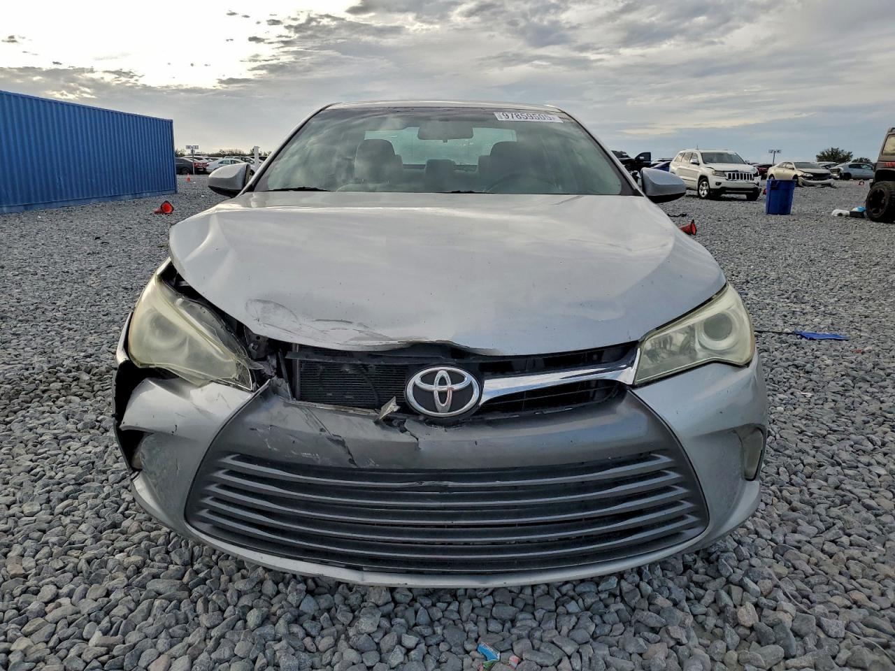 2016 TOYOTA CAMRY LE photo 5
