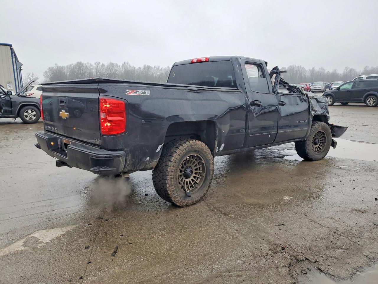 2017 CHEVROLET SILVERADO K1500 LT photo 3