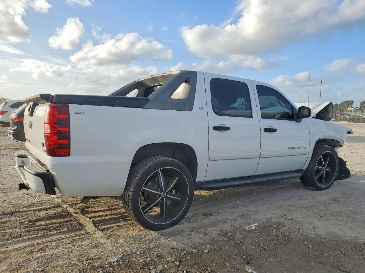 2007 CHEVROLET AVALANCHE C1500 photo 3