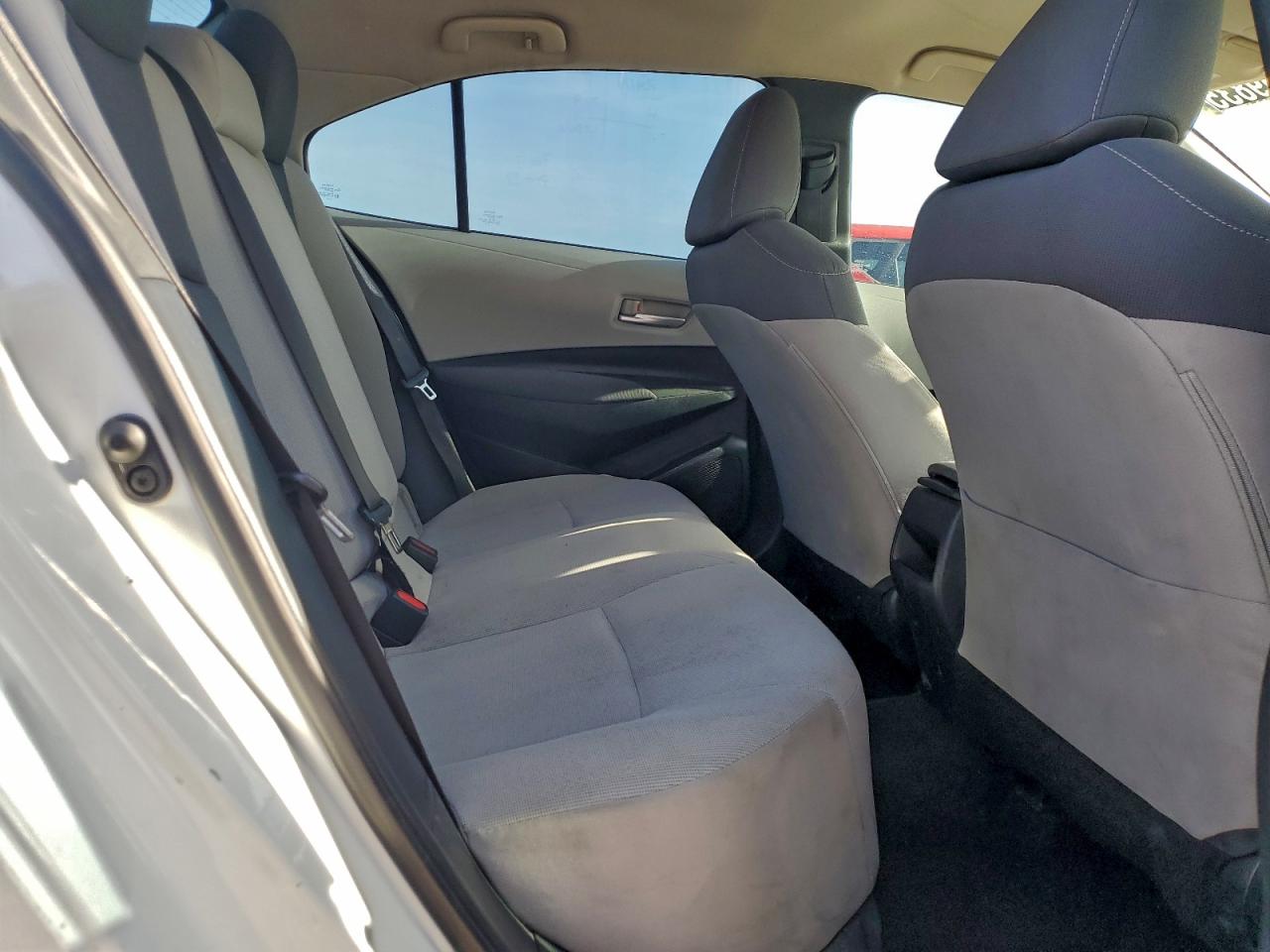 2021 TOYOTA COROLLA LE photo 10