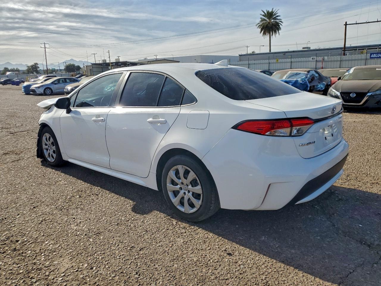 2021 TOYOTA COROLLA LE photo 2