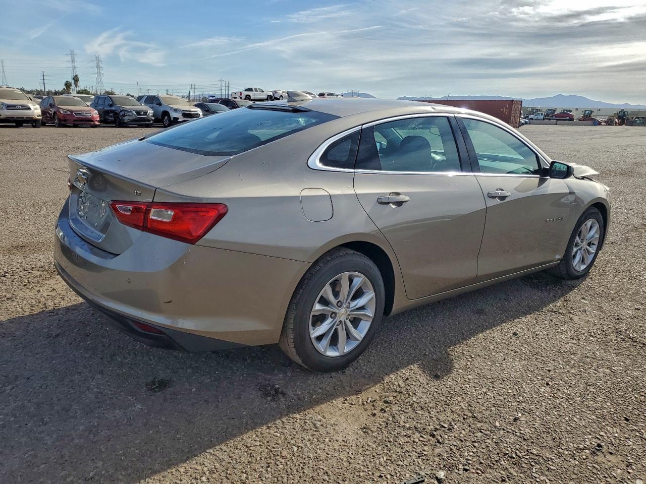 2024 CHEVROLET MALIBU LT photo 3
