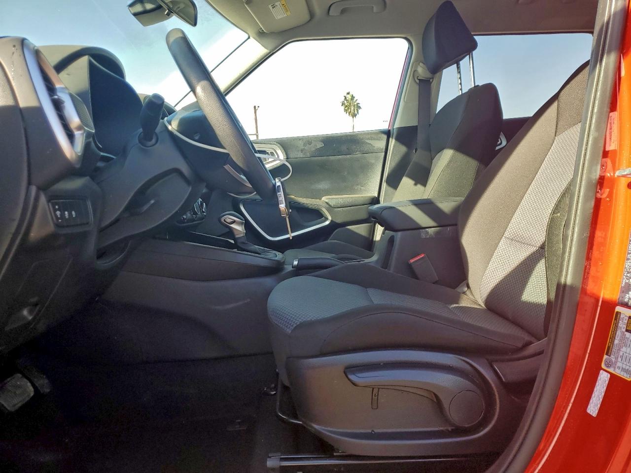 2025 KIA SOUL LX photo 7