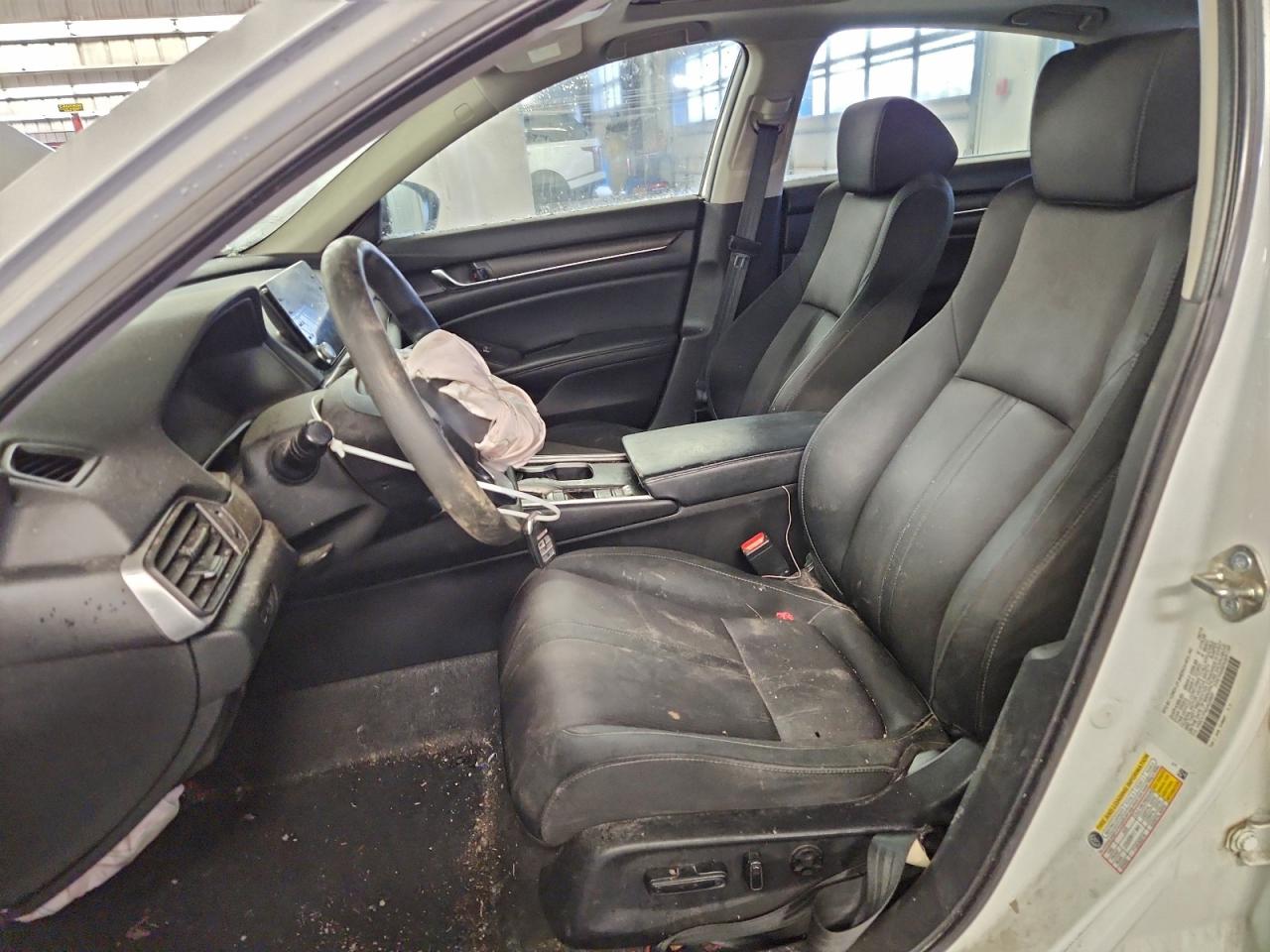 2018 HONDA ACCORD EX photo 7