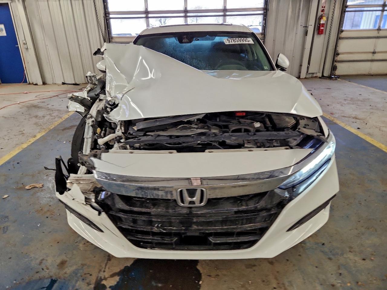2018 HONDA ACCORD EX photo 5