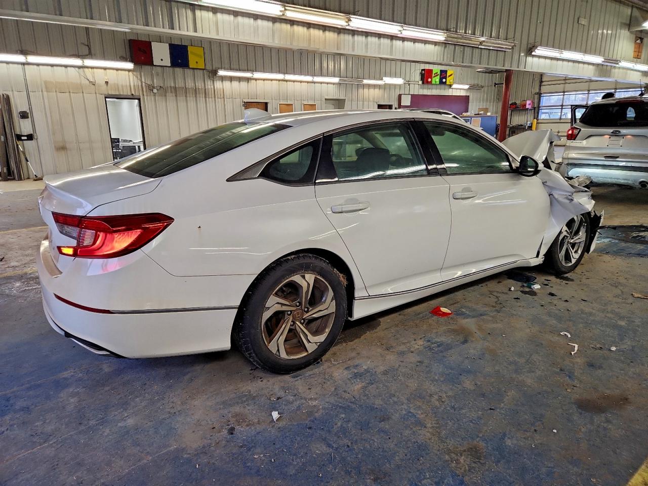2018 HONDA ACCORD EX photo 3