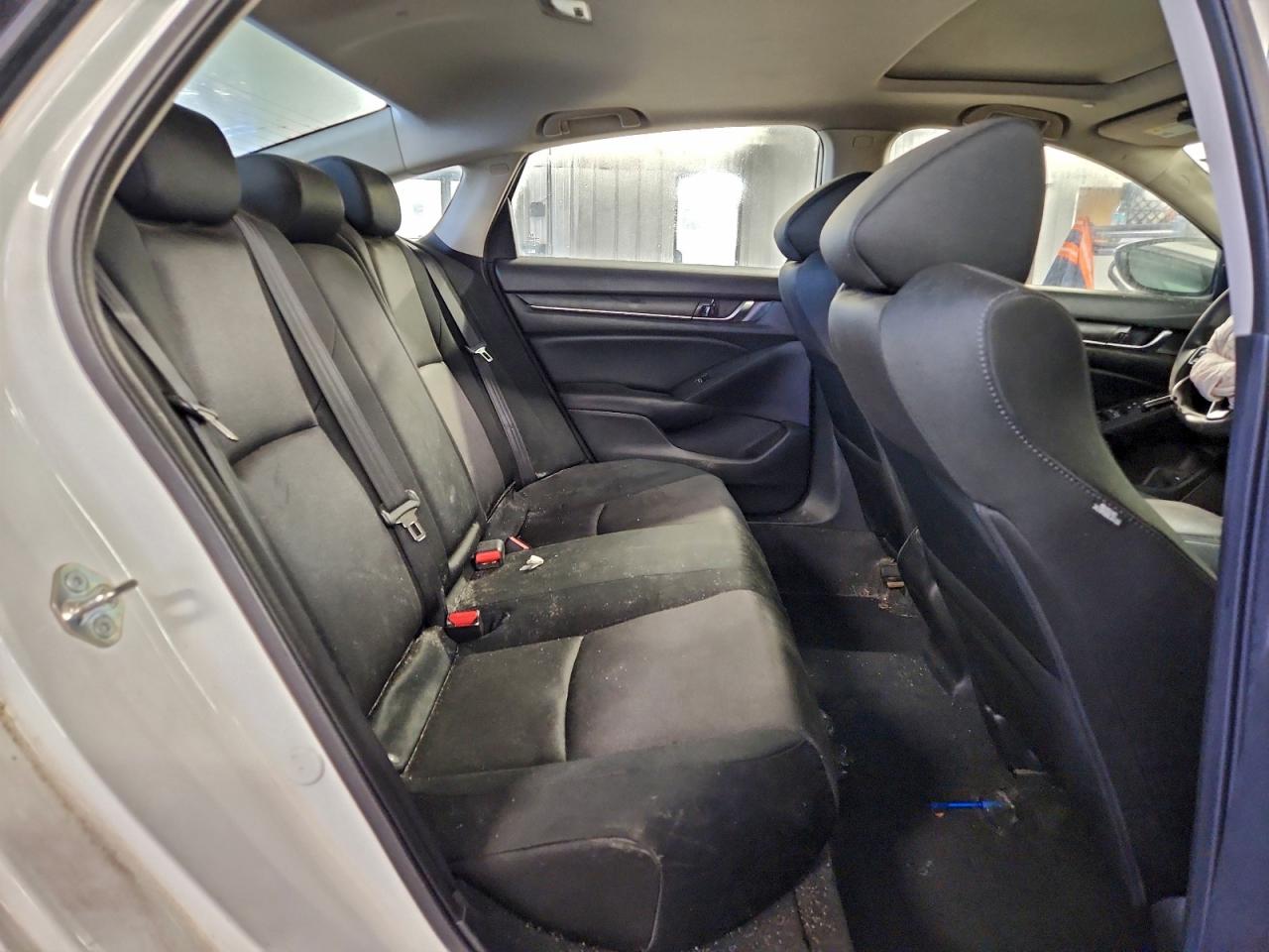 2018 HONDA ACCORD EX photo 10