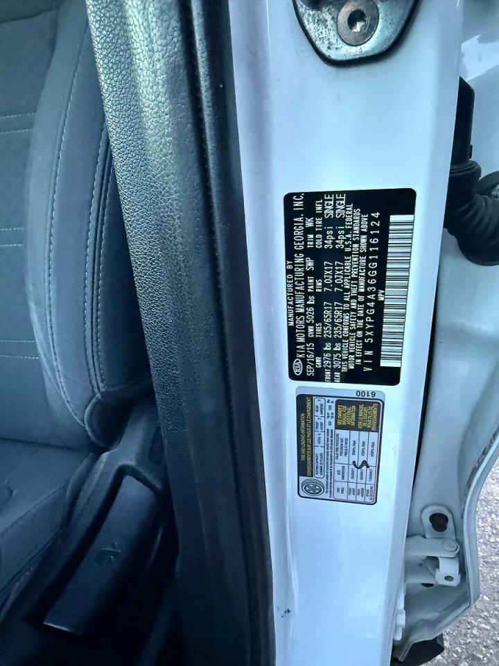 2016 KIA SORENTO LX photo 31