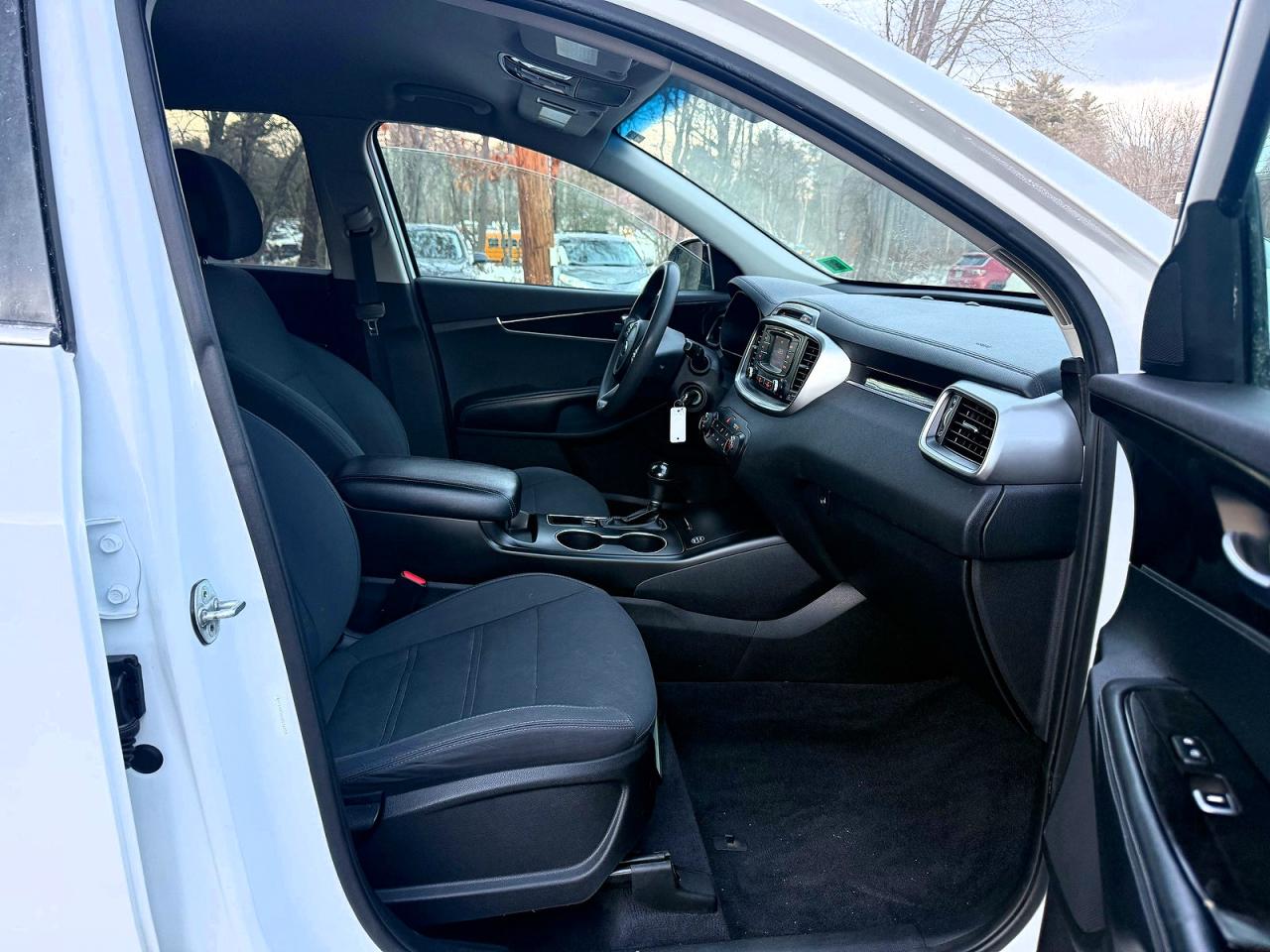 2016 KIA SORENTO LX photo 13