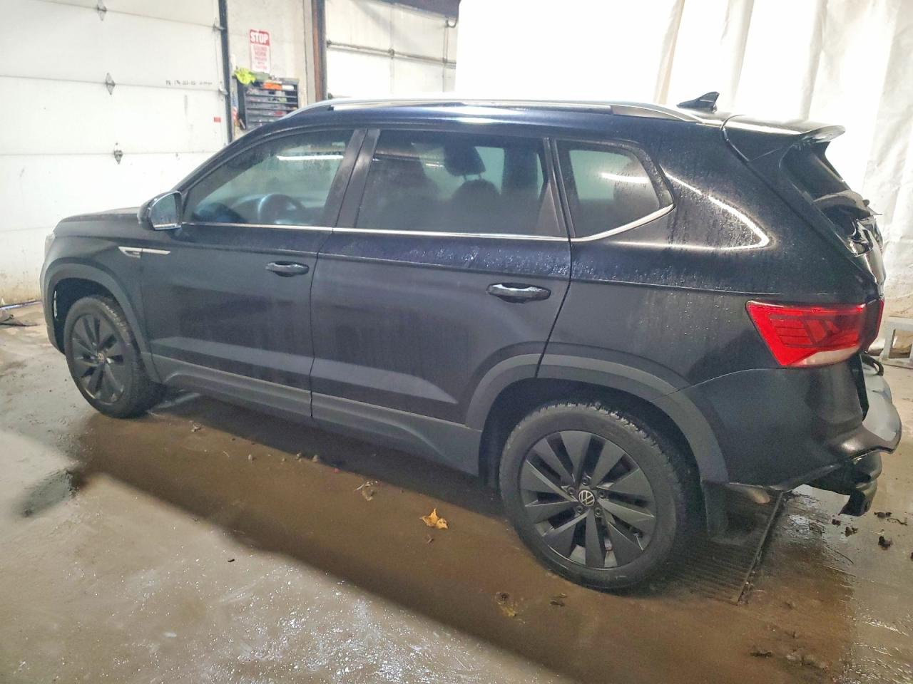 2024 VOLKSWAGEN TAOS SE photo 3