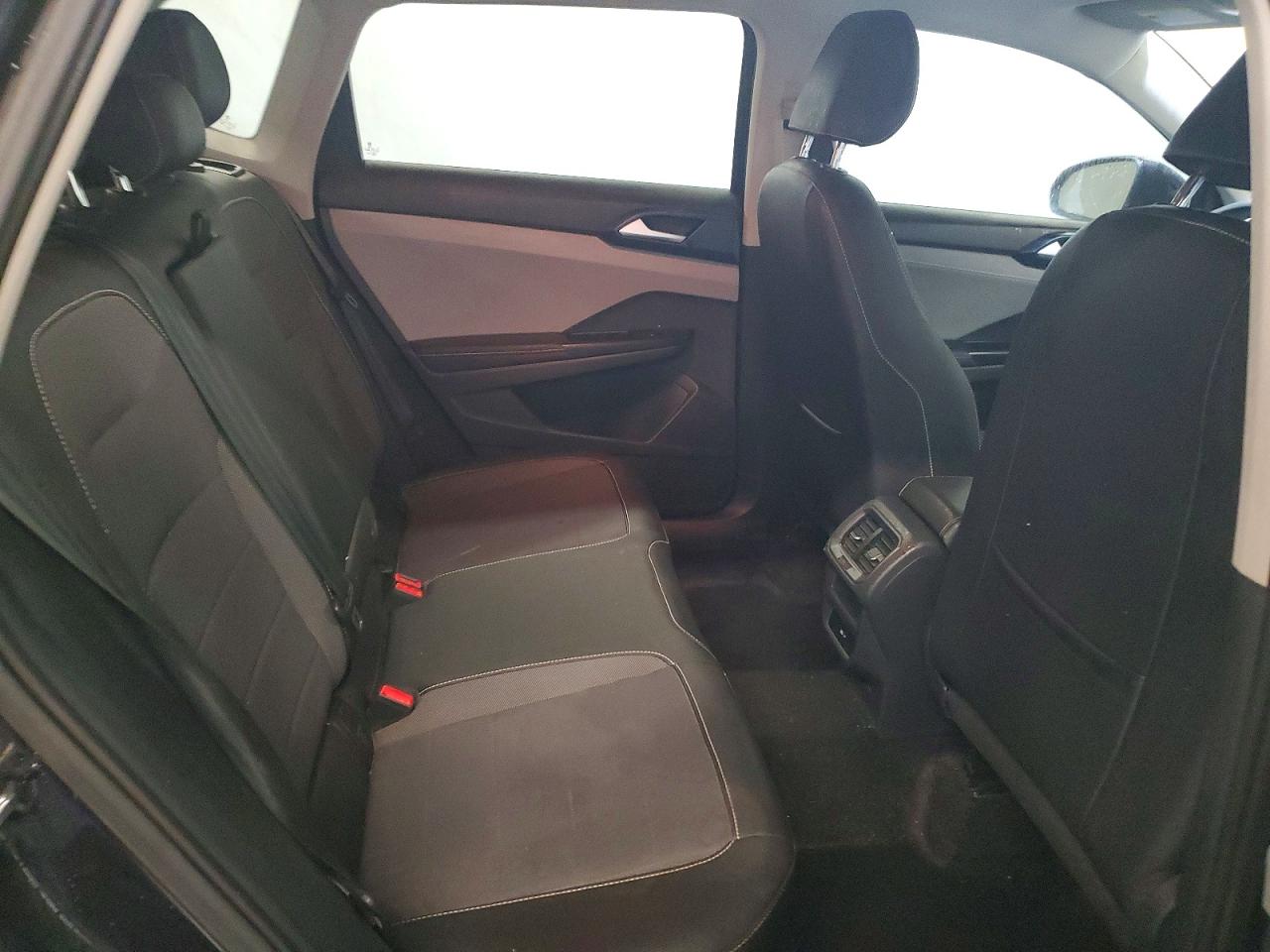 2024 VOLKSWAGEN TAOS SE photo 21