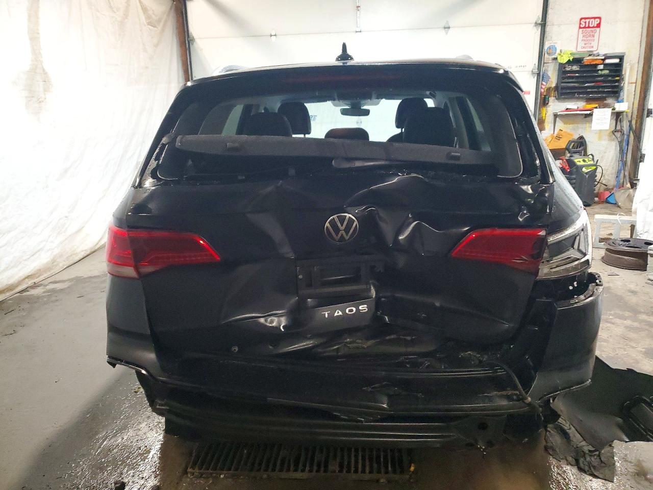 2024 VOLKSWAGEN TAOS SE photo 11