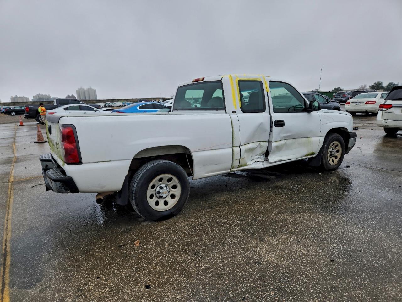 2005 CHEVROLET SILVERADO C1500 photo 3