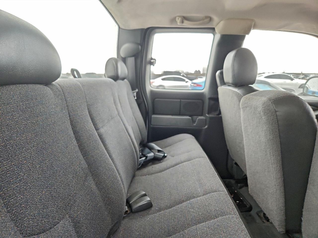 2005 CHEVROLET SILVERADO C1500 photo 10