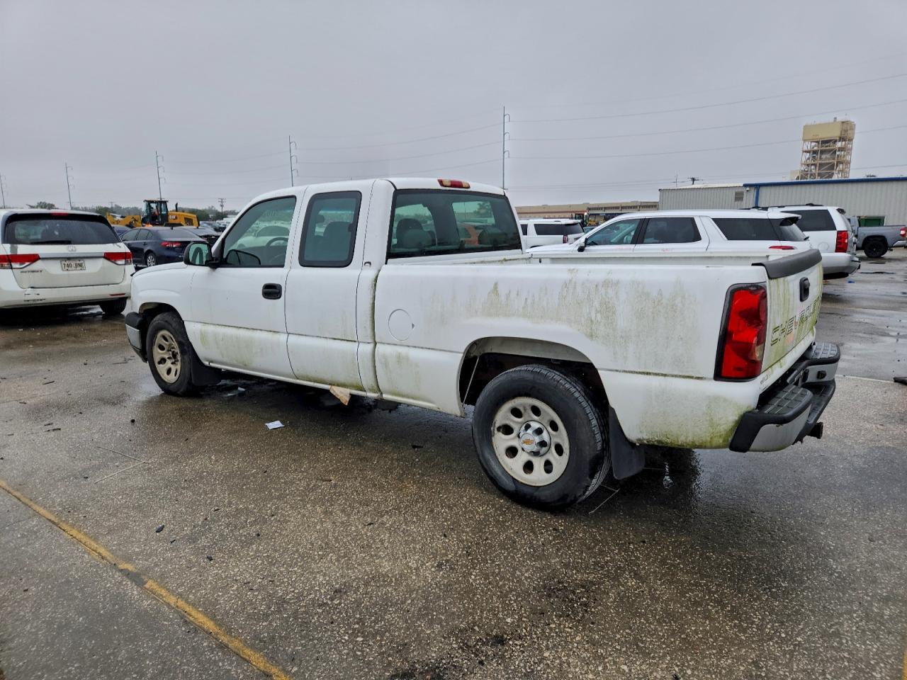2005 CHEVROLET SILVERADO C1500 photo 2