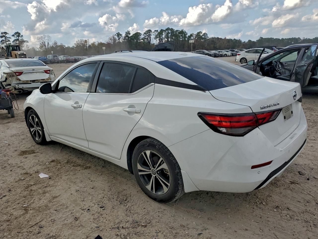 2022 NISSAN SENTRA SV photo 2