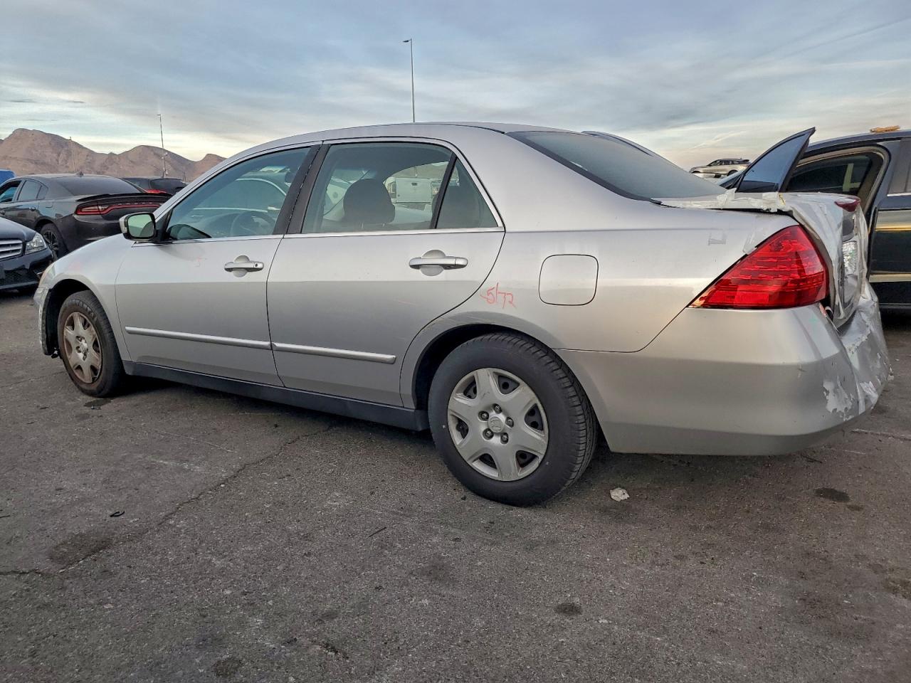 2006 HONDA ACCORD LX photo 2