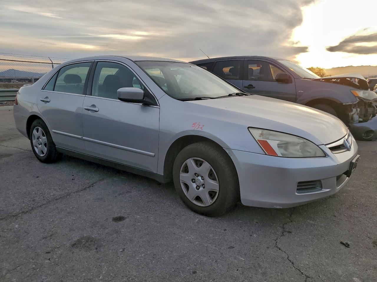2006 HONDA ACCORD LX photo 4