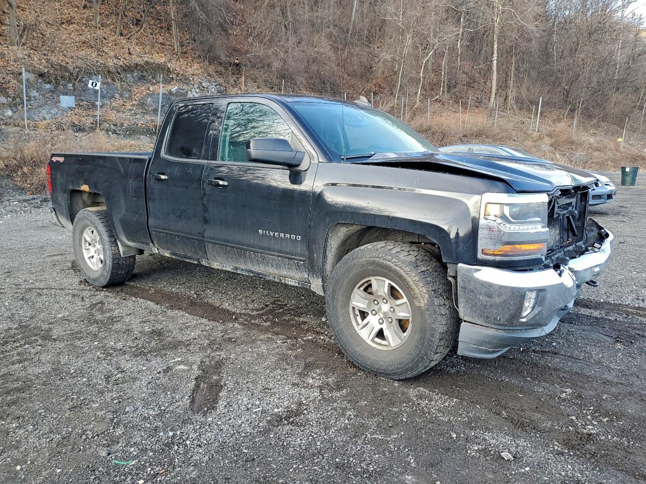 2016 CHEVROLET SILVERADO K1500 LT photo 4