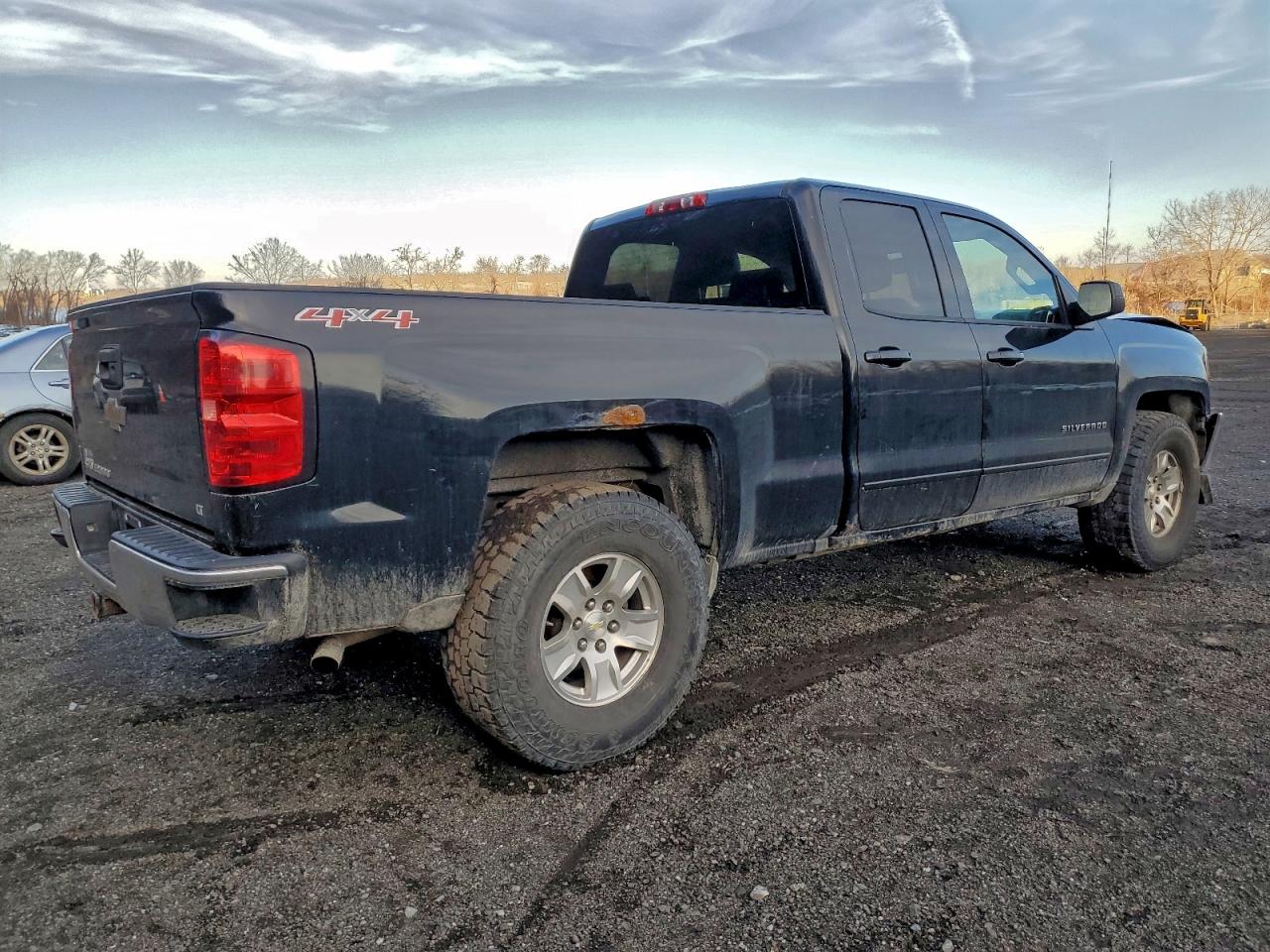 2016 CHEVROLET SILVERADO K1500 LT photo 3