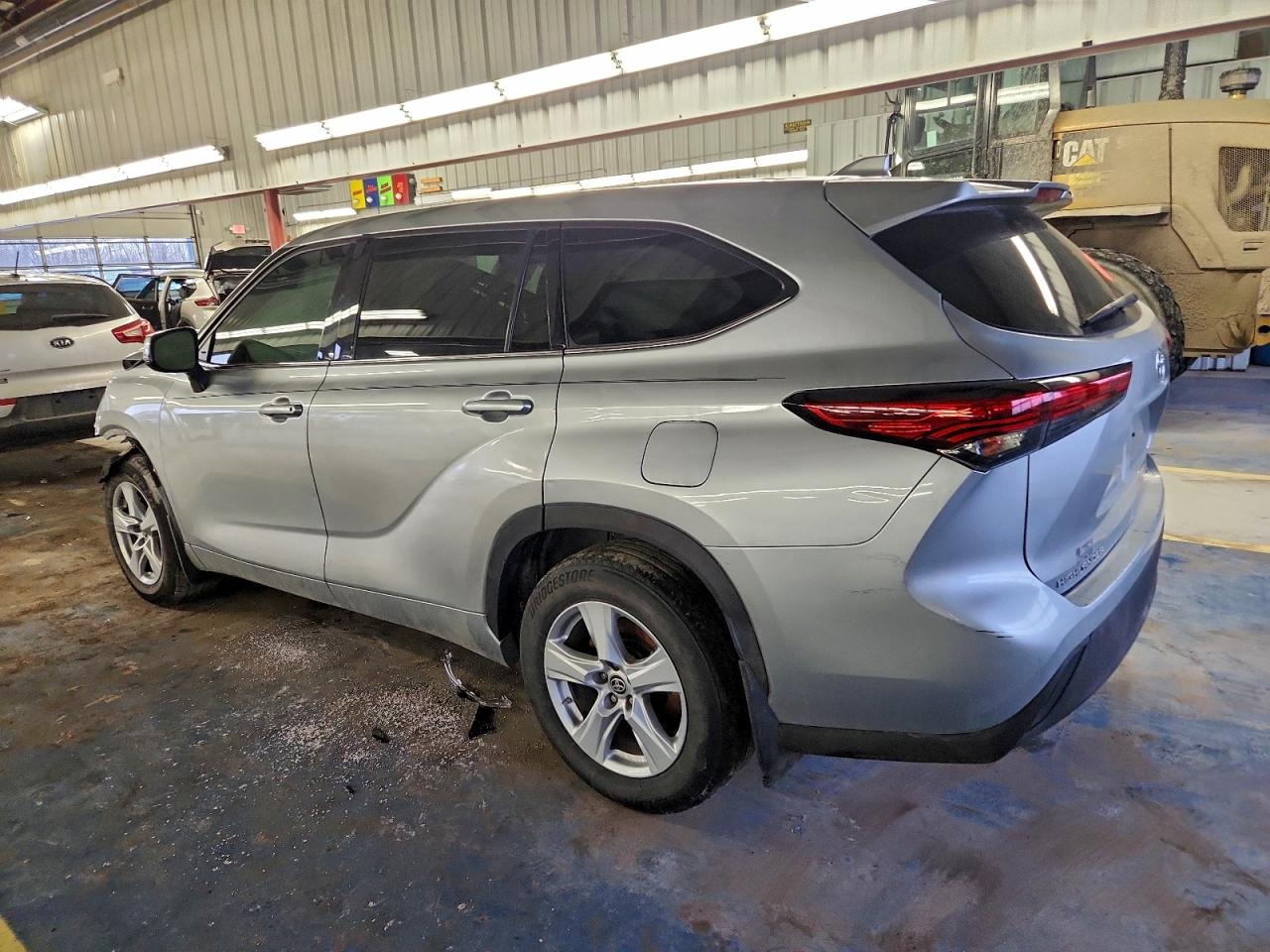 2021 TOYOTA HIGHLANDER L photo 2