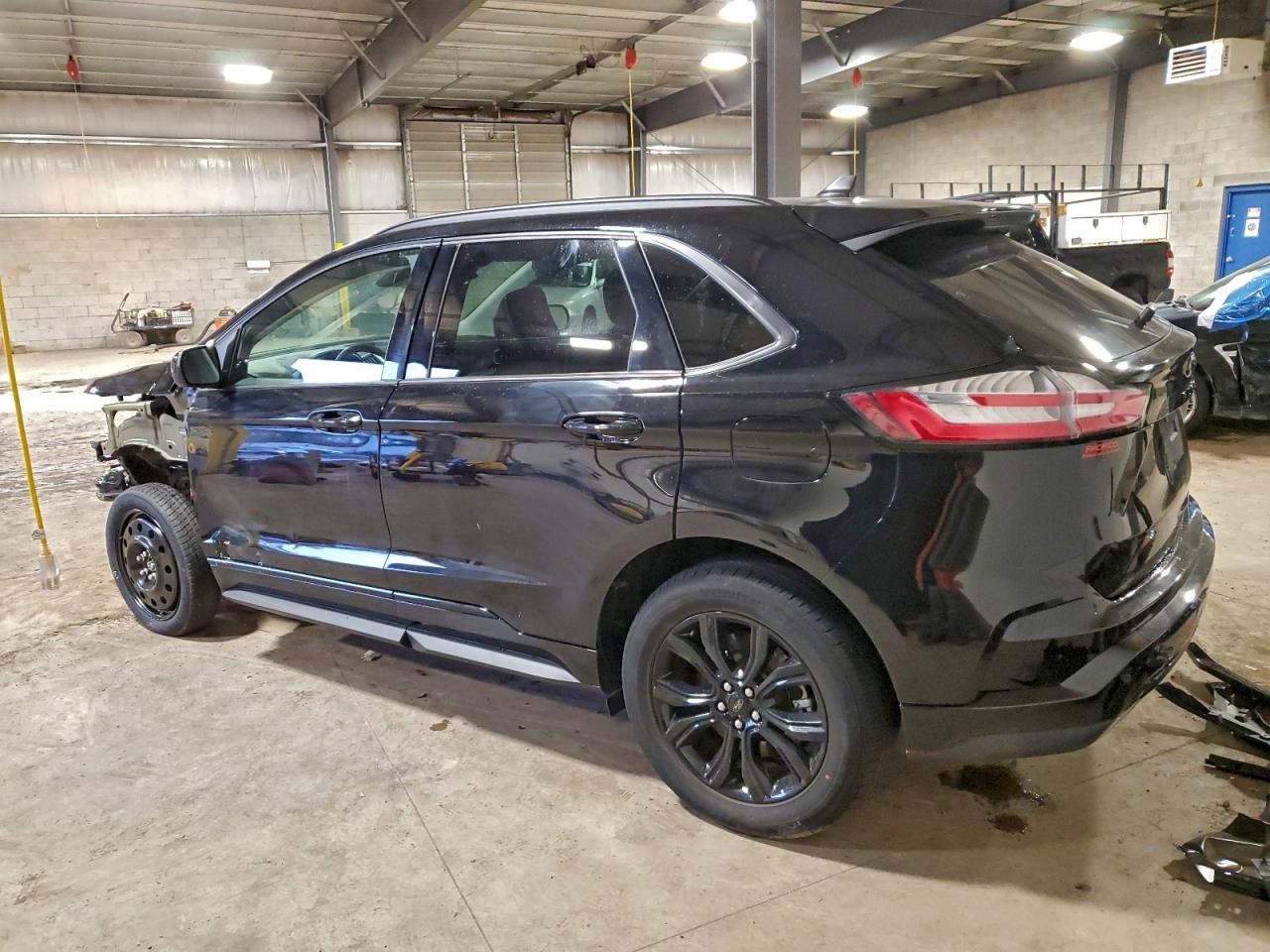 2024 FORD EDGE SE photo 2