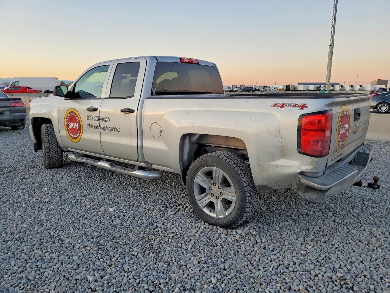 2017 CHEVROLET SILVERADO K1500 CUSTOM photo 2
