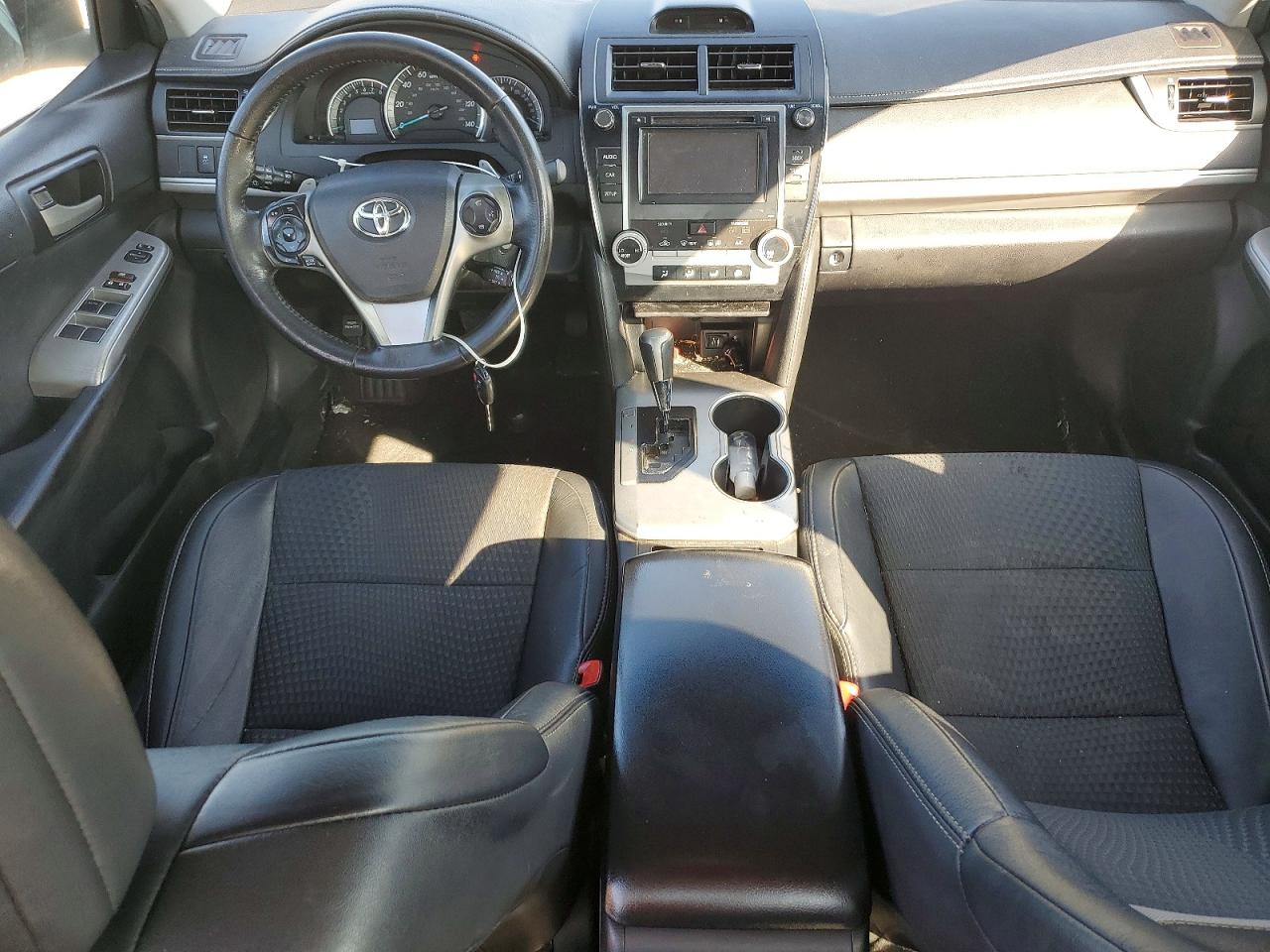 2014 TOYOTA CAMRY L photo 15
