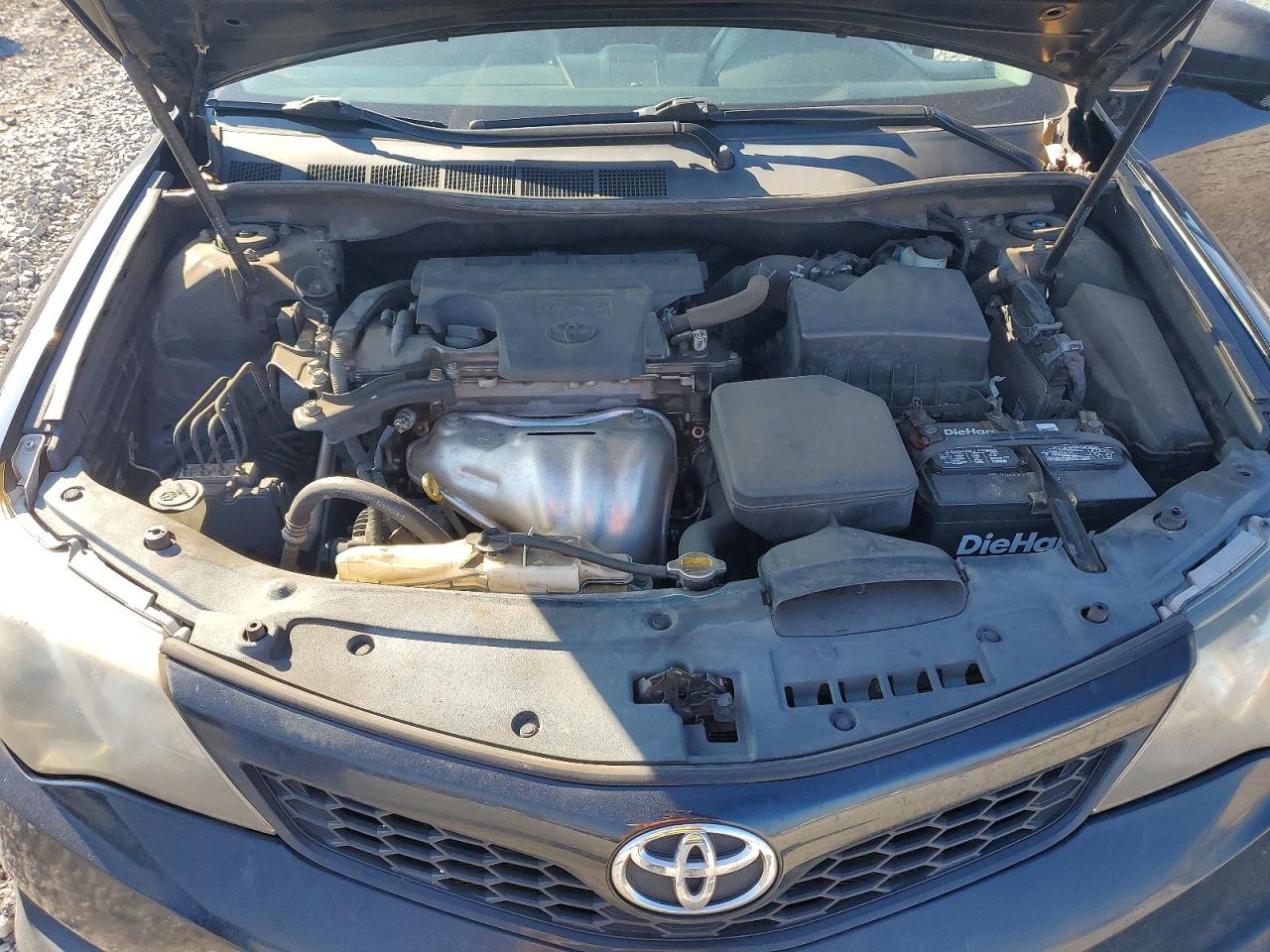 2014 TOYOTA CAMRY L photo 21