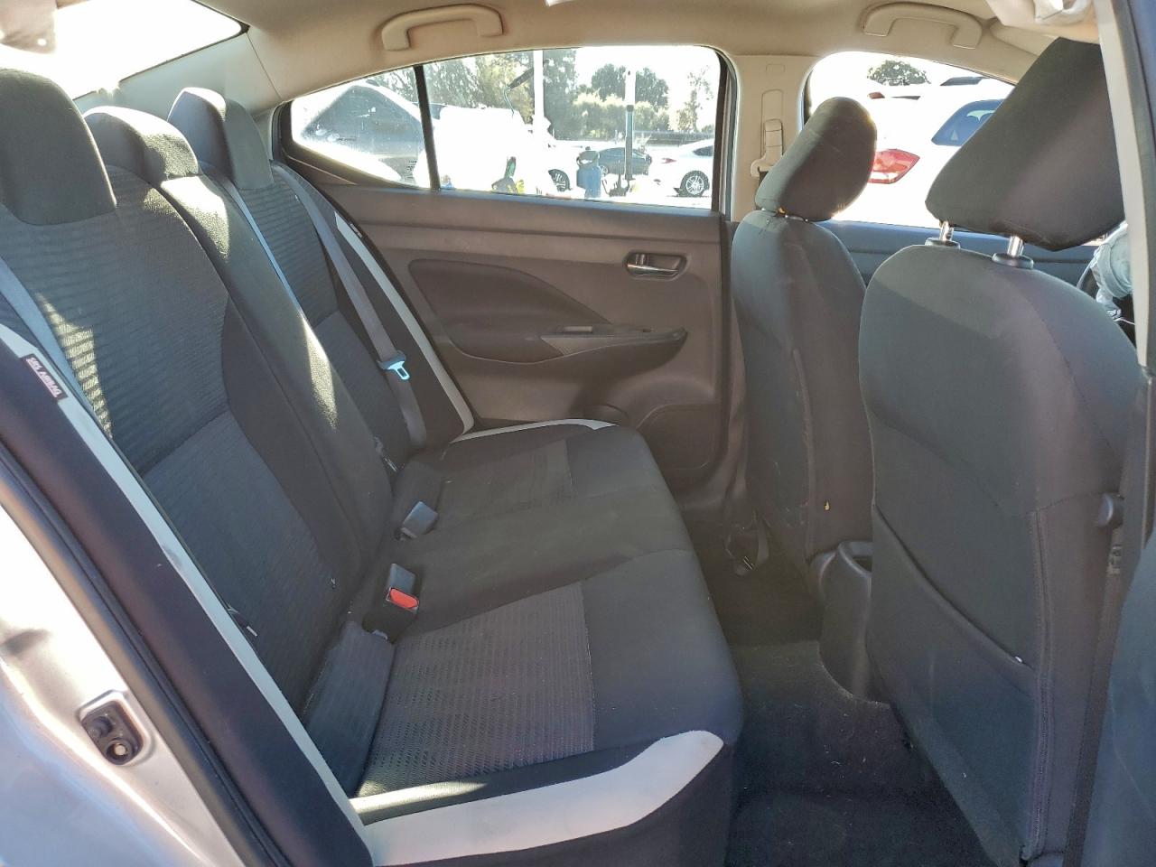 2021 NISSAN VERSA SV photo 10