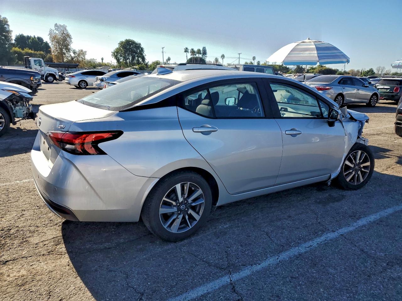 2021 NISSAN VERSA SV photo 3