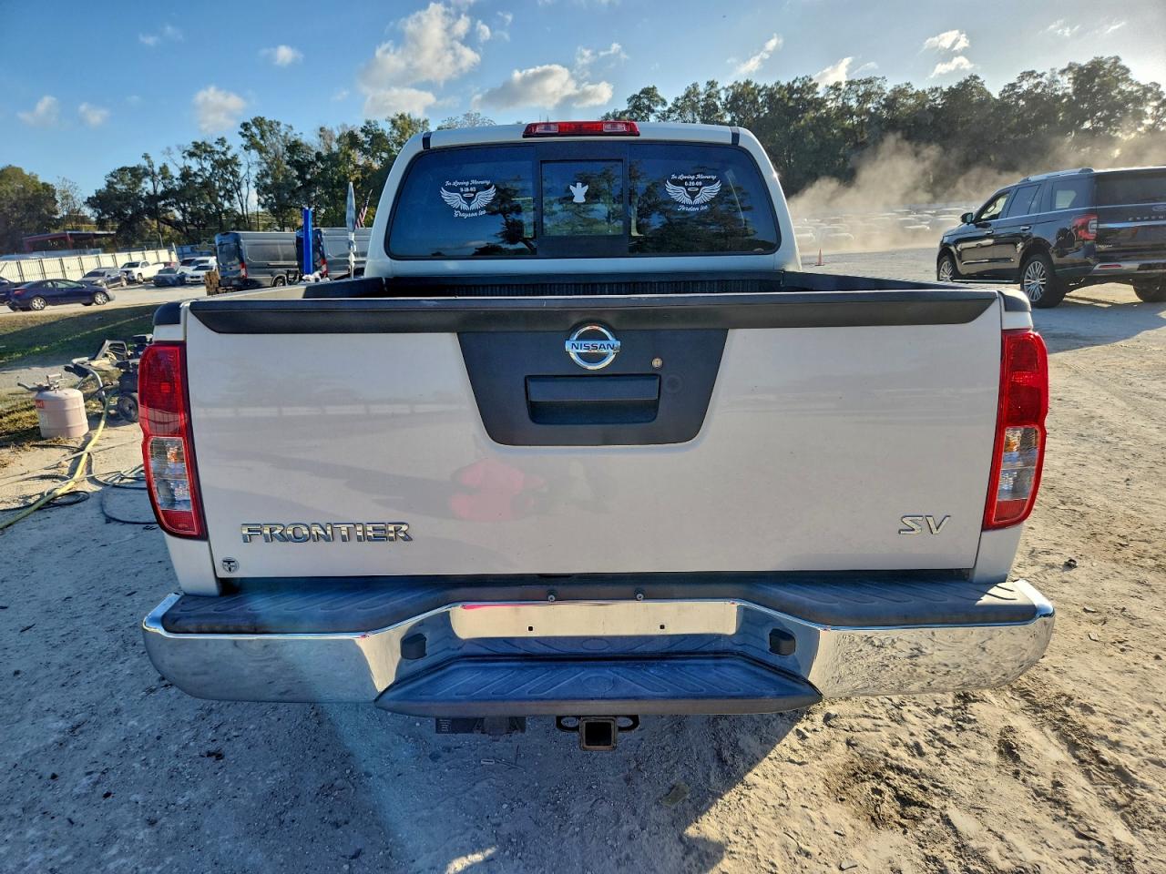 2017 NISSAN FRONTIER S photo 6