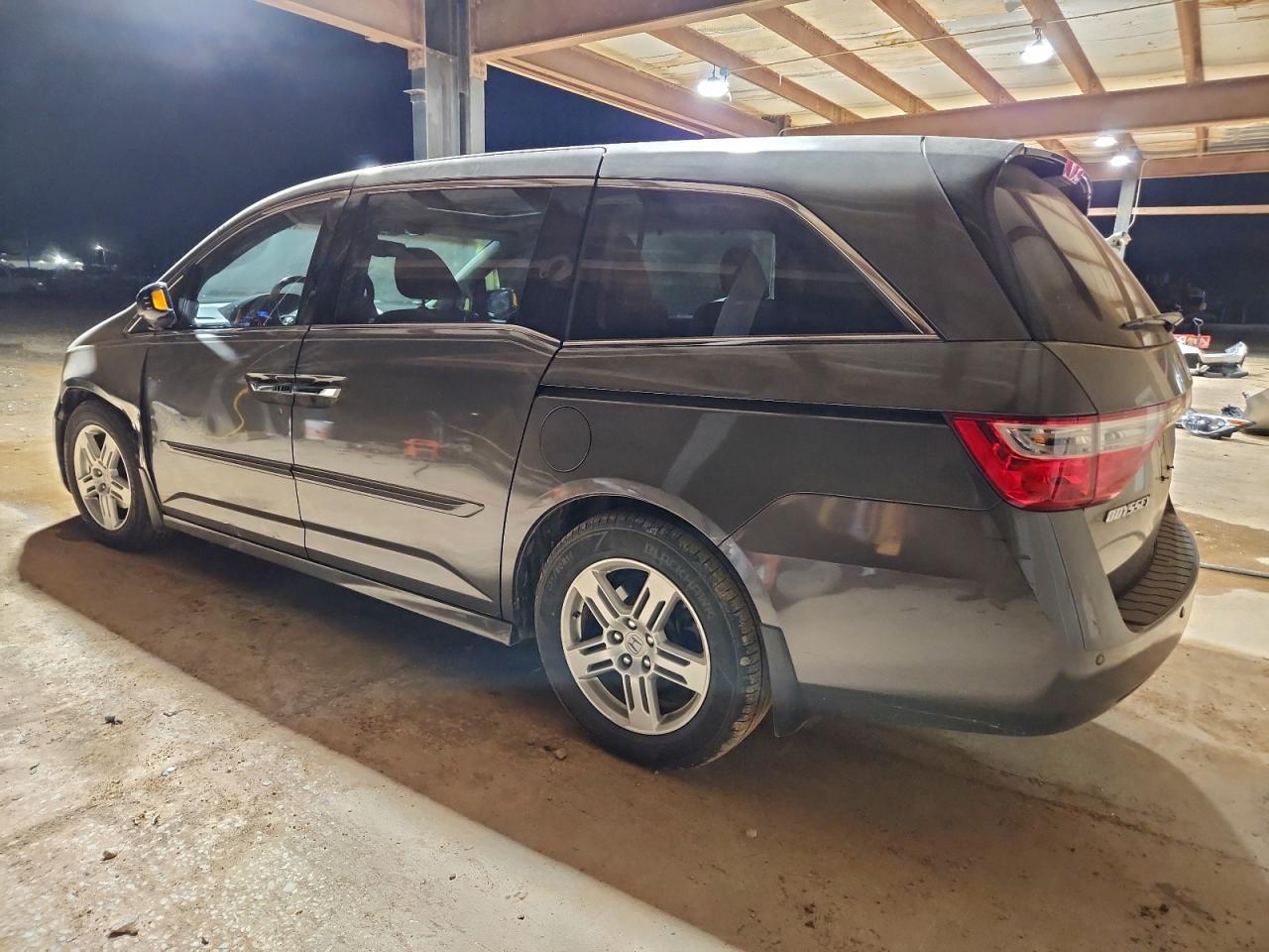 2012 HONDA ODYSSEY TOURING photo 2