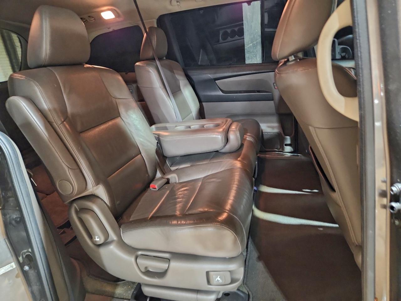 2012 HONDA ODYSSEY TOURING photo 11