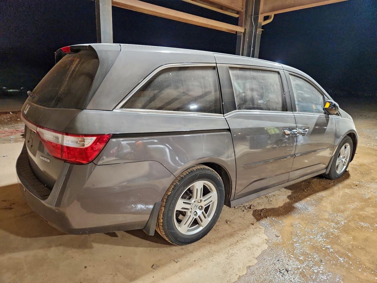 2012 HONDA ODYSSEY TOURING photo 3