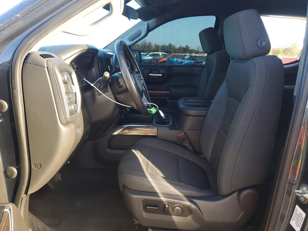 2020 CHEVROLET SILVERADO C1500 RST photo 7
