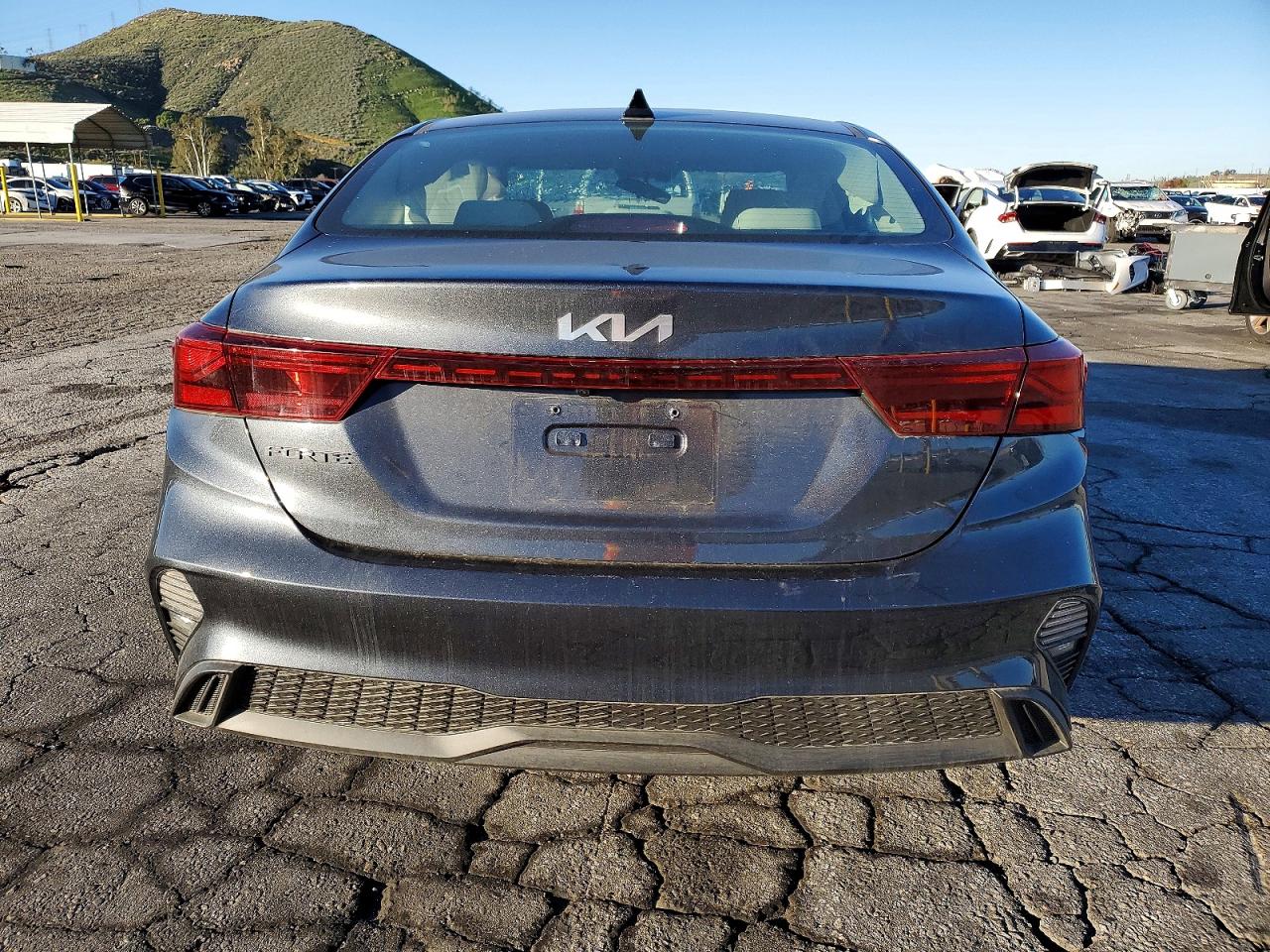 2023 KIA FORTE LX photo 6