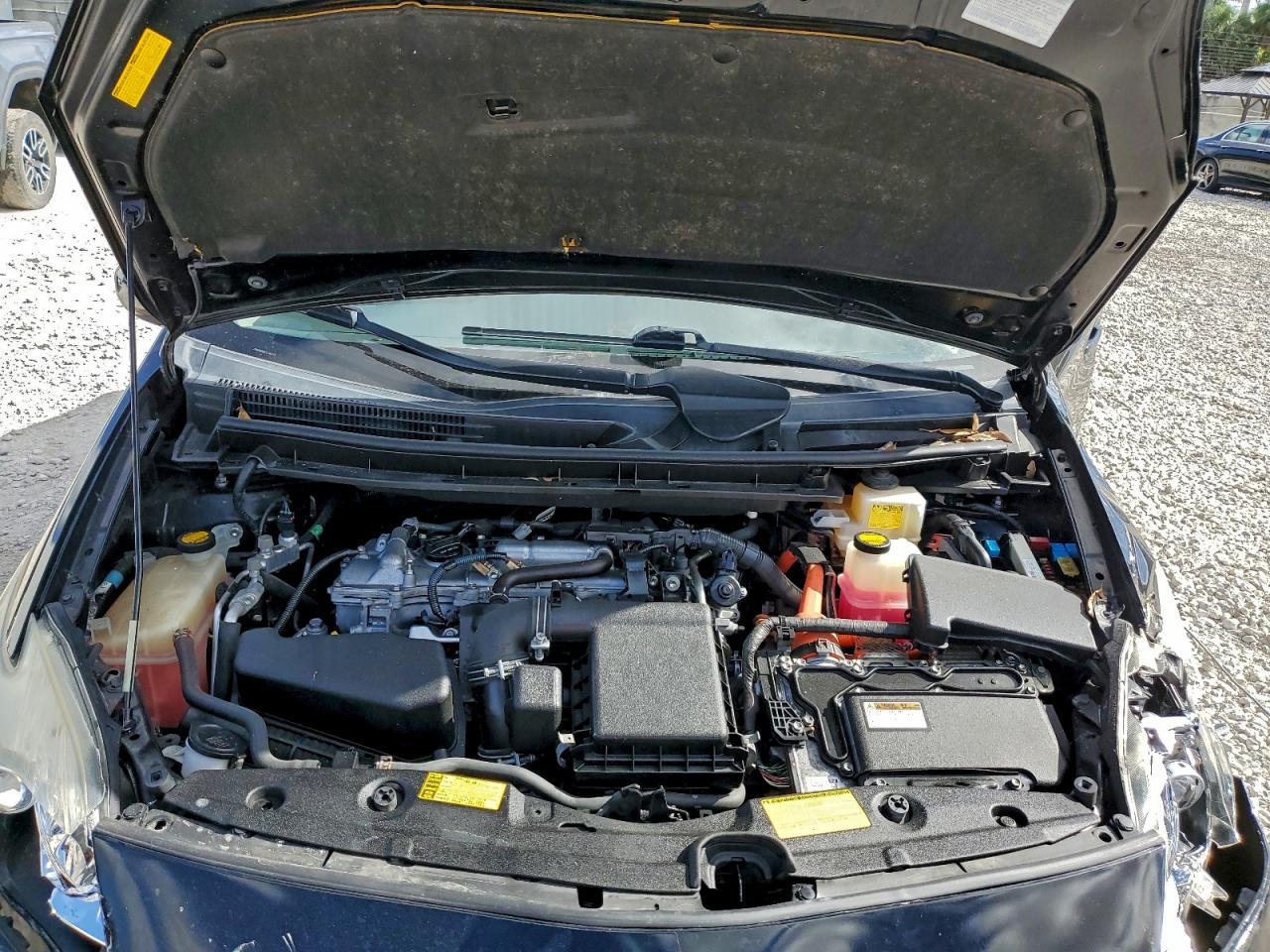 2014 TOYOTA PRIUS photo 11