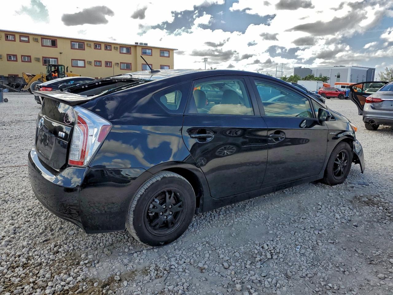 2014 TOYOTA PRIUS photo 3