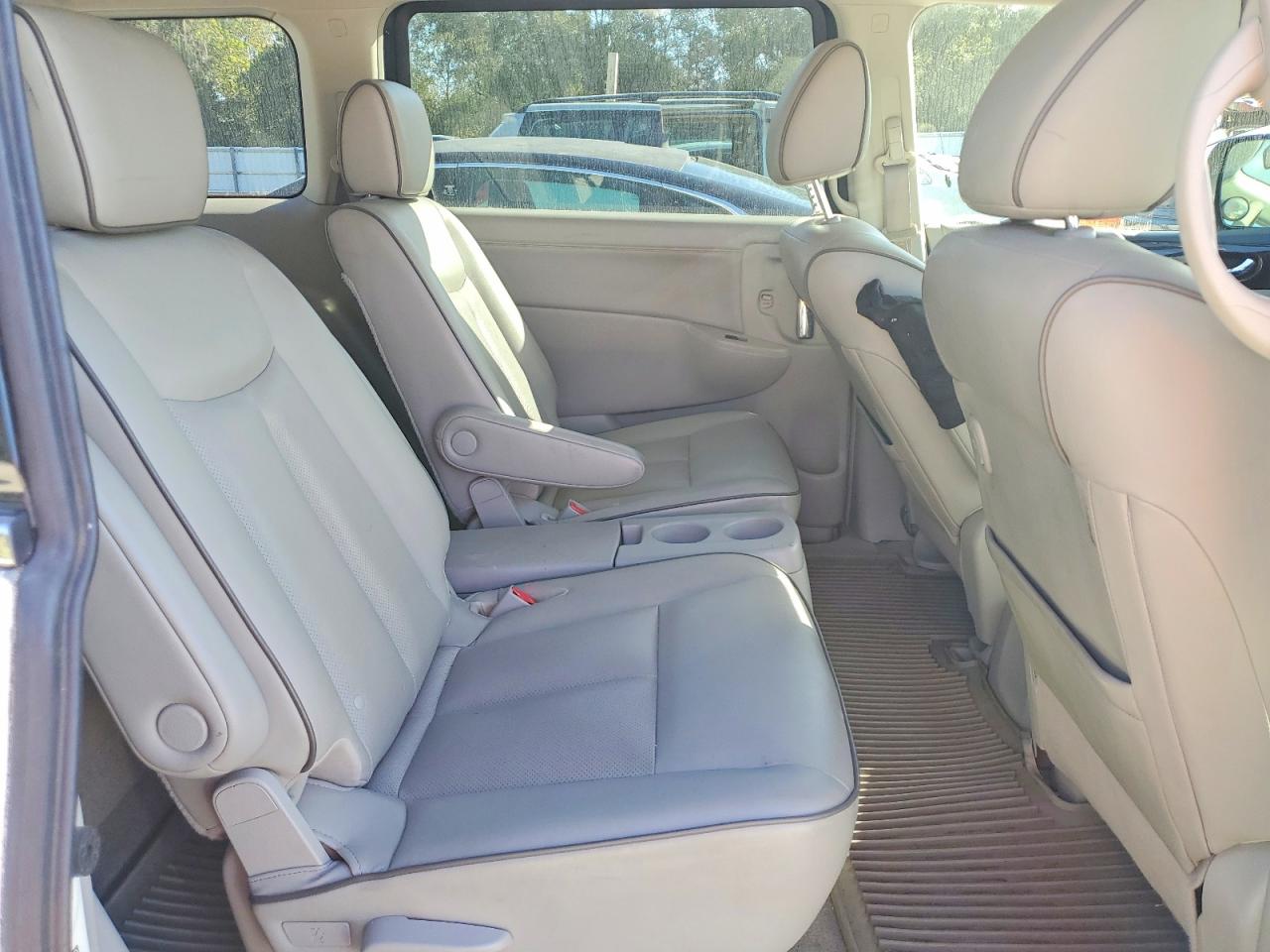 2015 NISSAN QUEST S photo 11